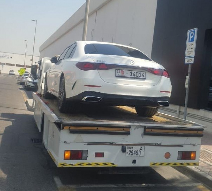 ريكفري في أبوضبي لنقل وقطر السيارات إلى دبي